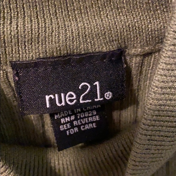 Olive top - Picture 2 of 5